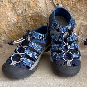 Keen Newport H2 Sandals Water Shoe Closed Toe Blue Gray Camo Kids Boys Size 3